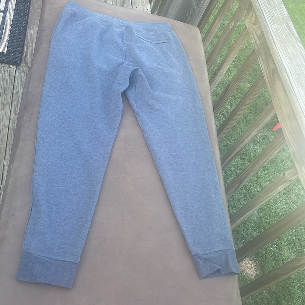 Polo Ralph Lauren size medium men’s sweatpants, gray, non-smoking home. - Picture 8 of 9